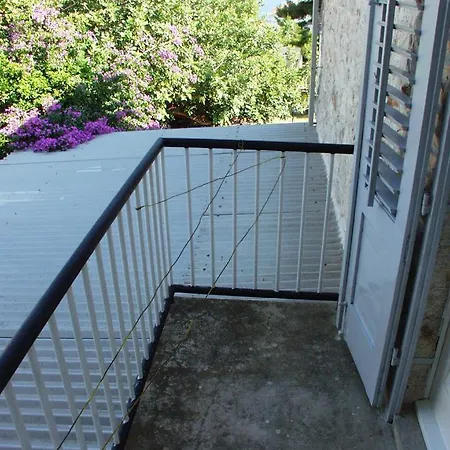 Apartament For Families With Children Zavala - Hvar - 128 *