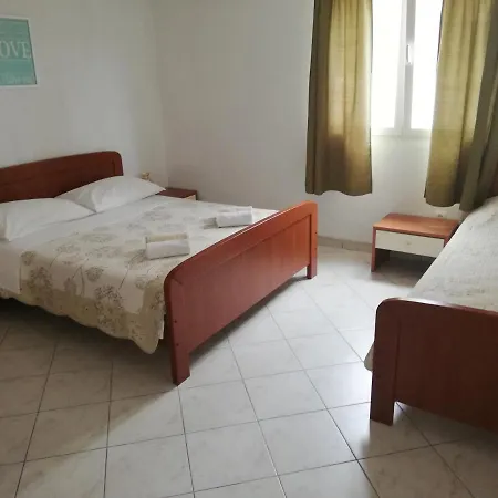 Guest house And With Parking Space Zavala, Hvar - 128 Jelsa (Hvar)