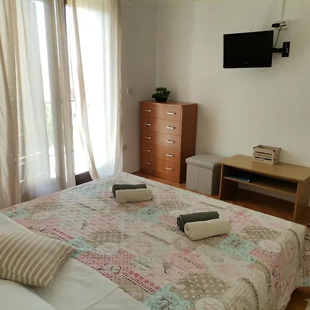 Apartament For Families With Children Zavala - Hvar - 128 Jelsa (Hvar)